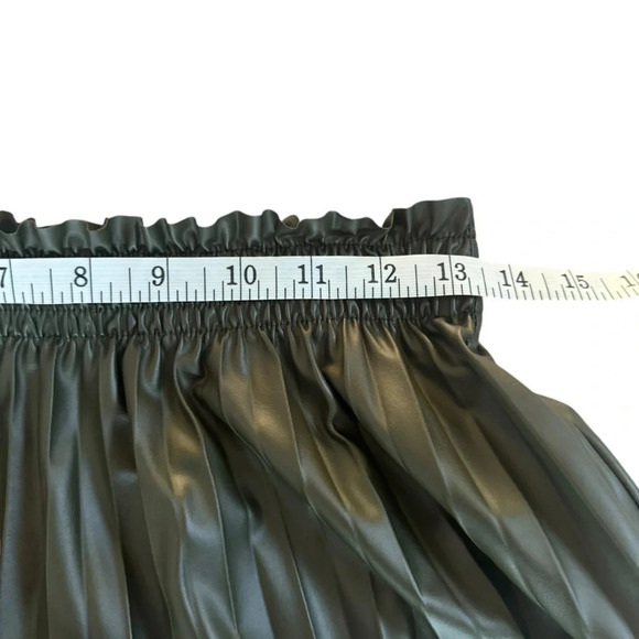 NWOT Grey Collective Olive Pleated Skirt Size Small - Picture 4 of 7